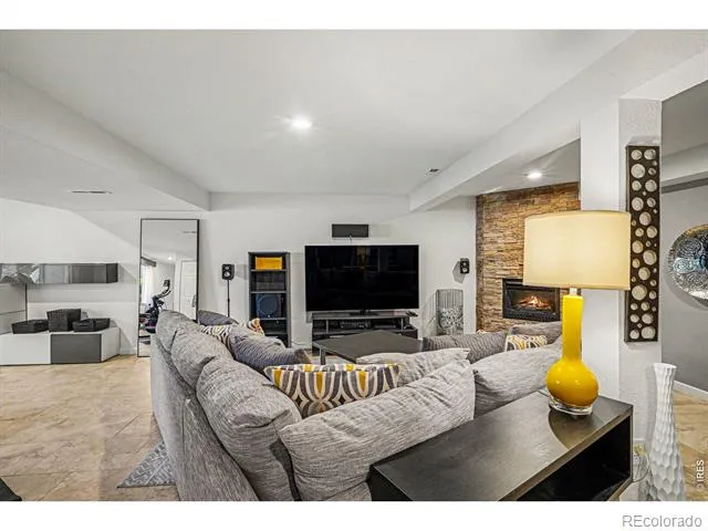 9690 S Dover Way Littleton, CO 80127