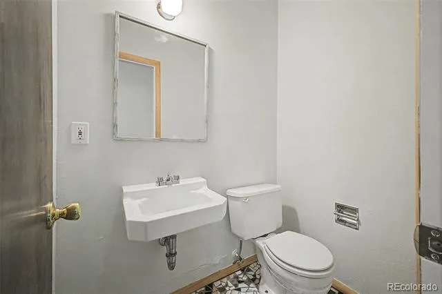 1511 S Cherry Street Denver, CO 80222