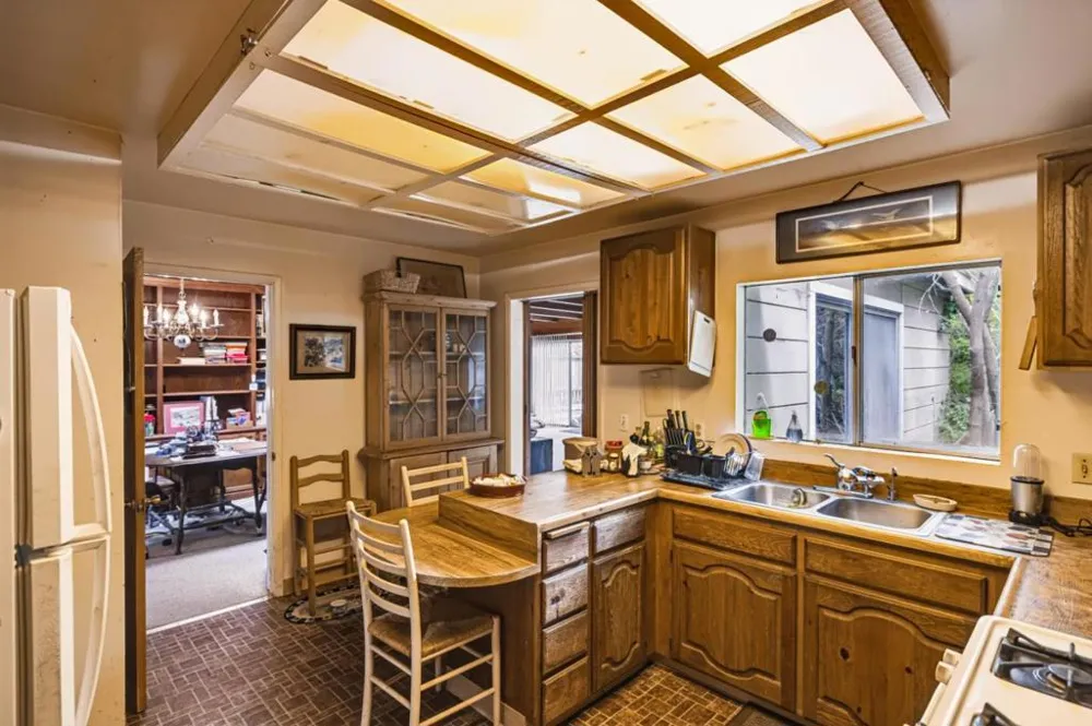 1123 Seaview Avenue Pacific Grove, CA 93950