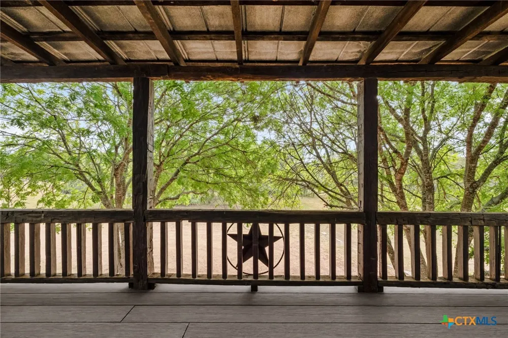 401 Clear Creek Ln Fredericksburg, TX 78624