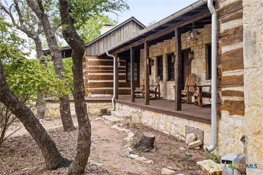 401 Clear Creek Ln Fredericksburg, TX 78624