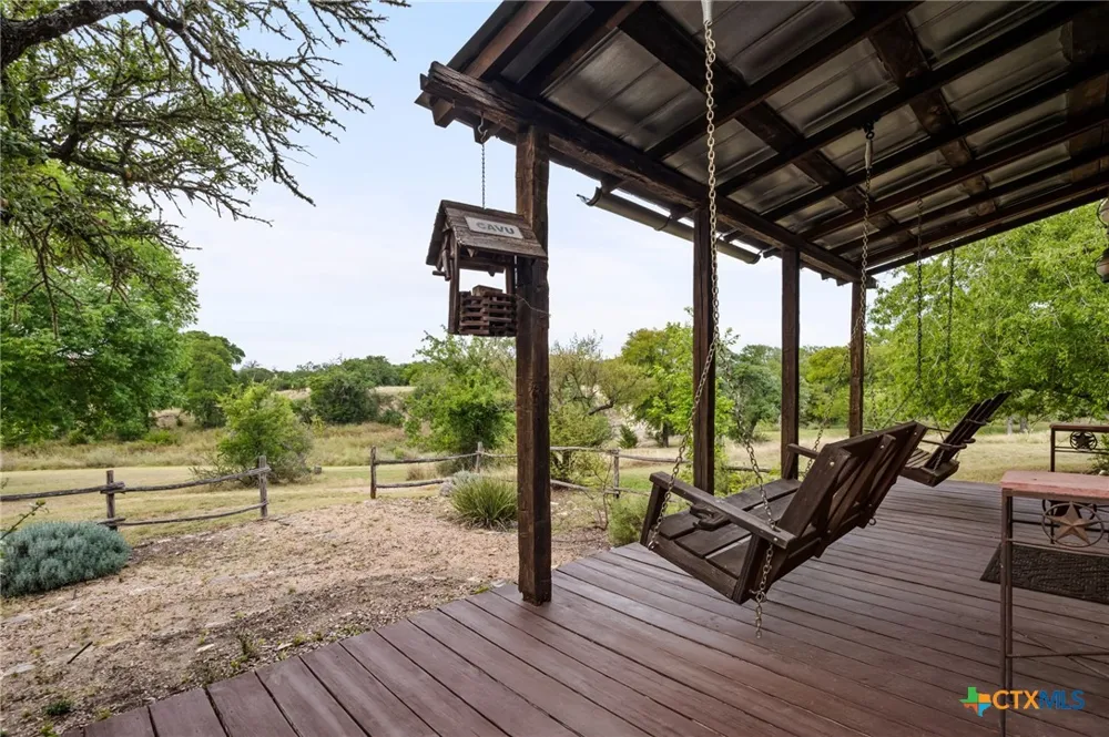 401 Clear Creek Ln Fredericksburg, TX 78624