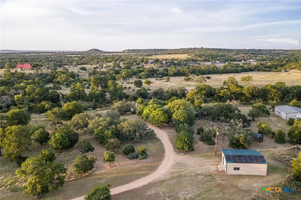 401 Clear Creek Ln Fredericksburg, TX 78624