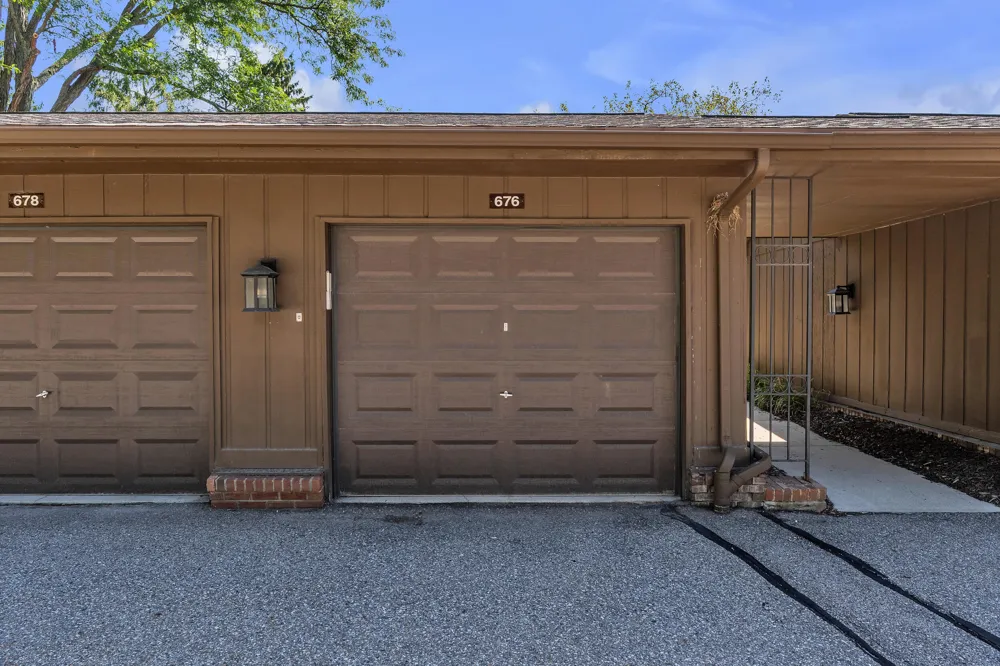 676 Greenhills Drive Ann Arbor, MI 48105