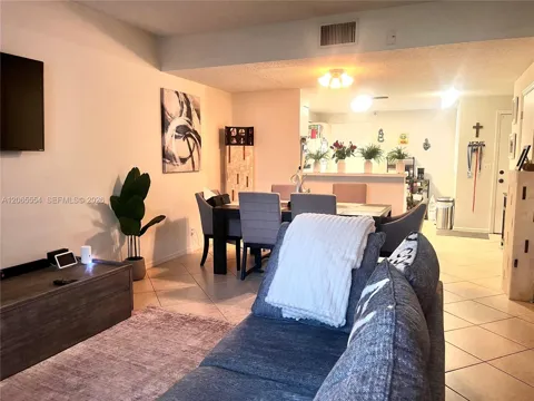 1210 Sorrento Dr
