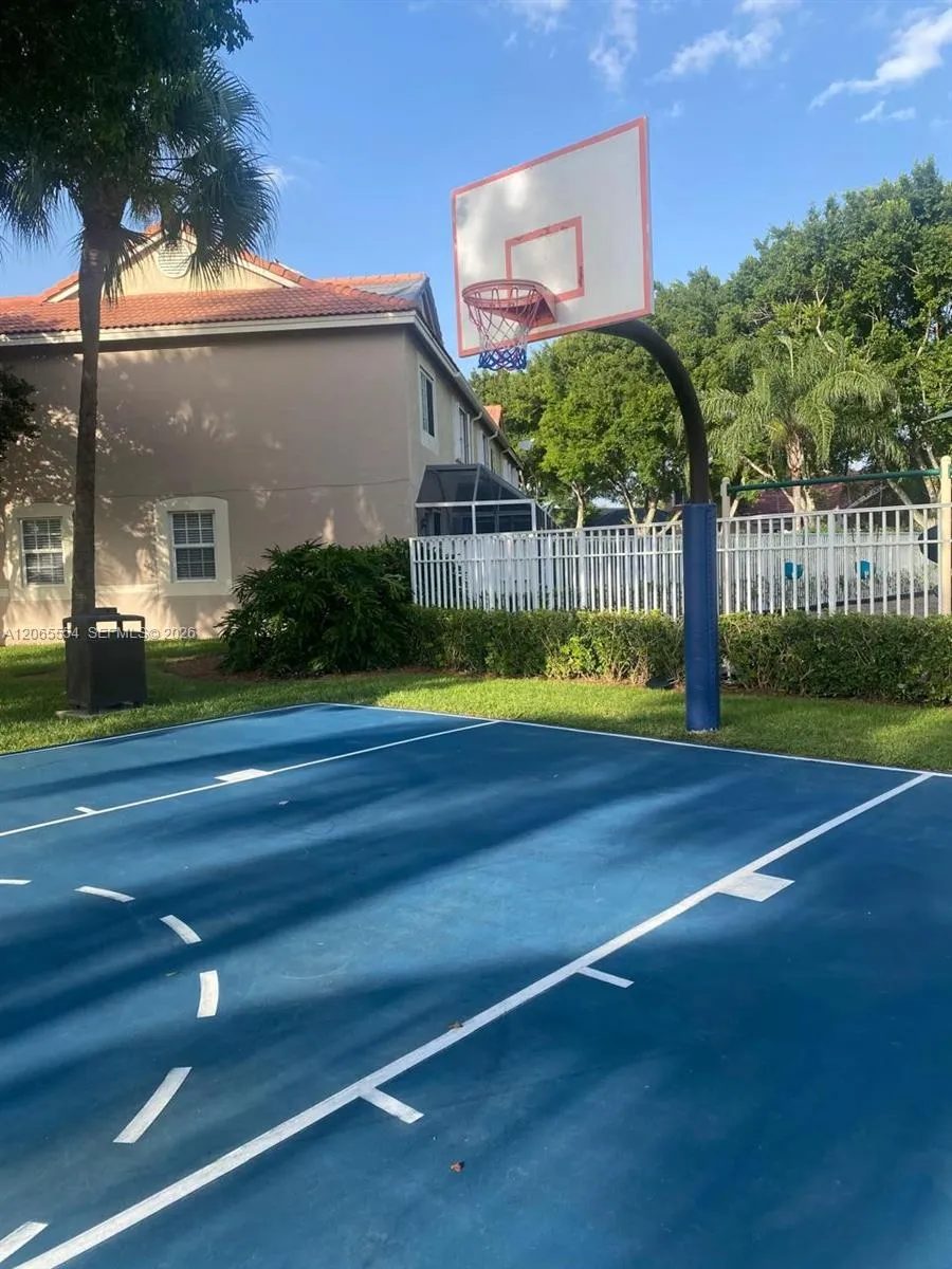 1210 Sorrento Dr Weston, FL 33326