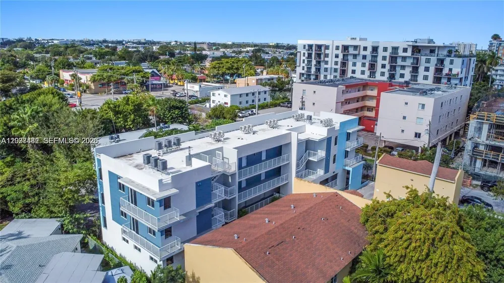 1620 NW 18th St #305 Miami, FL 33125