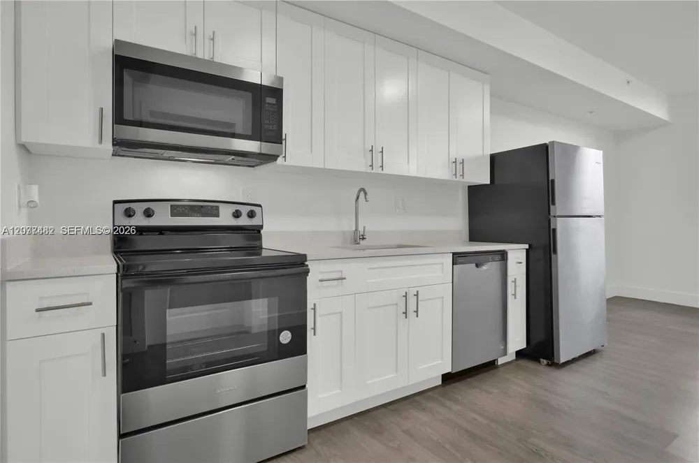 1620 NW 18th St #305 Miami, FL 33125