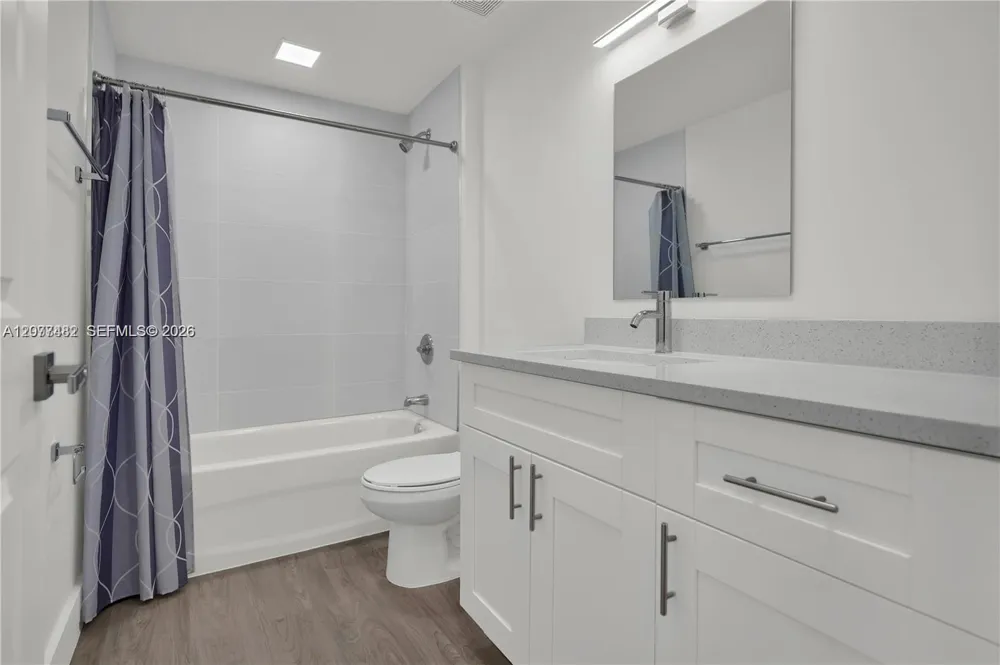 1620 NW 18th St #305 Miami, FL 33125