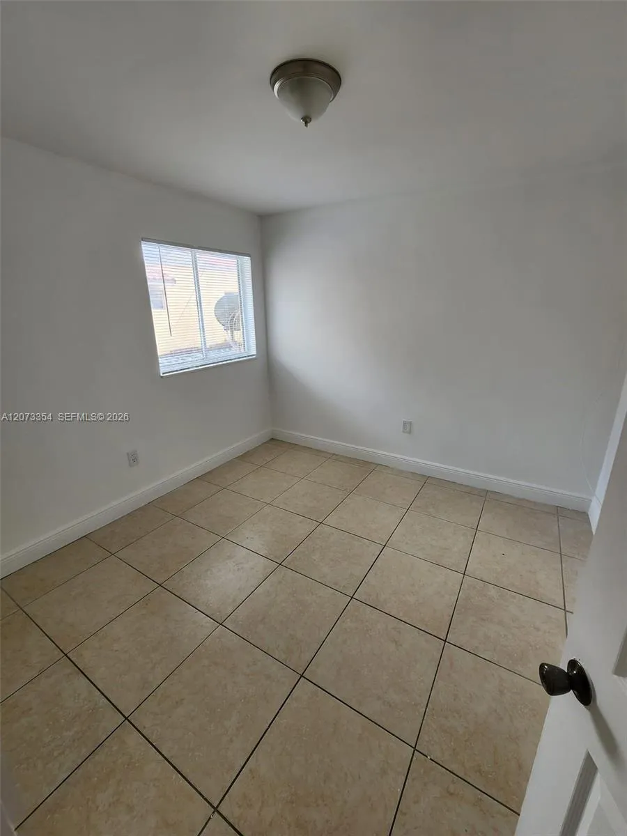 2770 W 61st Pl #202 Hialeah, FL 33016