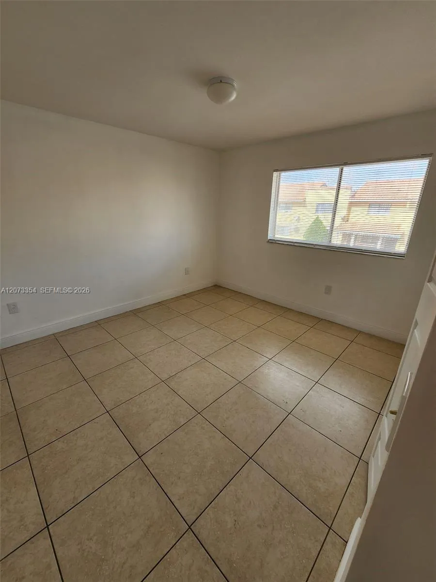 2770 W 61st Pl #202 Hialeah, FL 33016