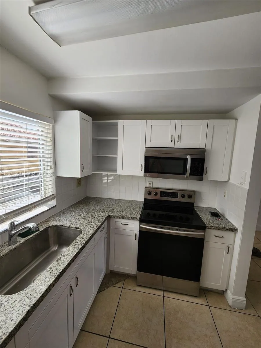 2770 W 61st Pl #202 Hialeah, FL 33016
