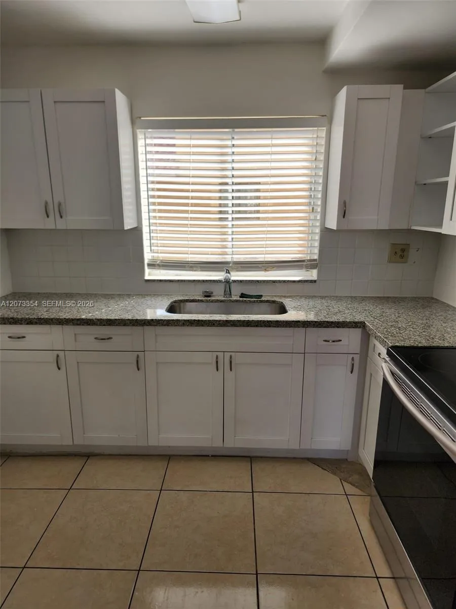 2770 W 61st Pl #202 Hialeah, FL 33016