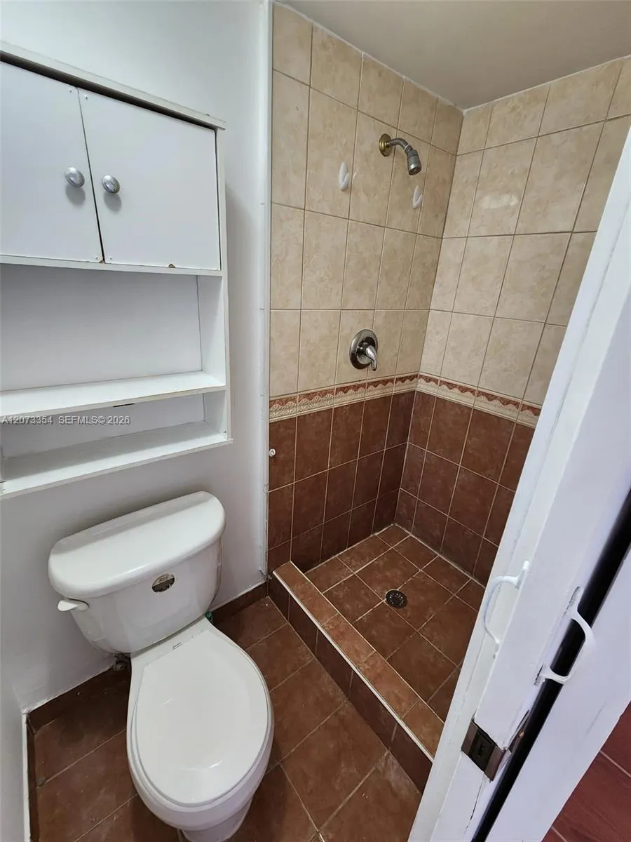 2770 W 61st Pl #202 Hialeah, FL 33016