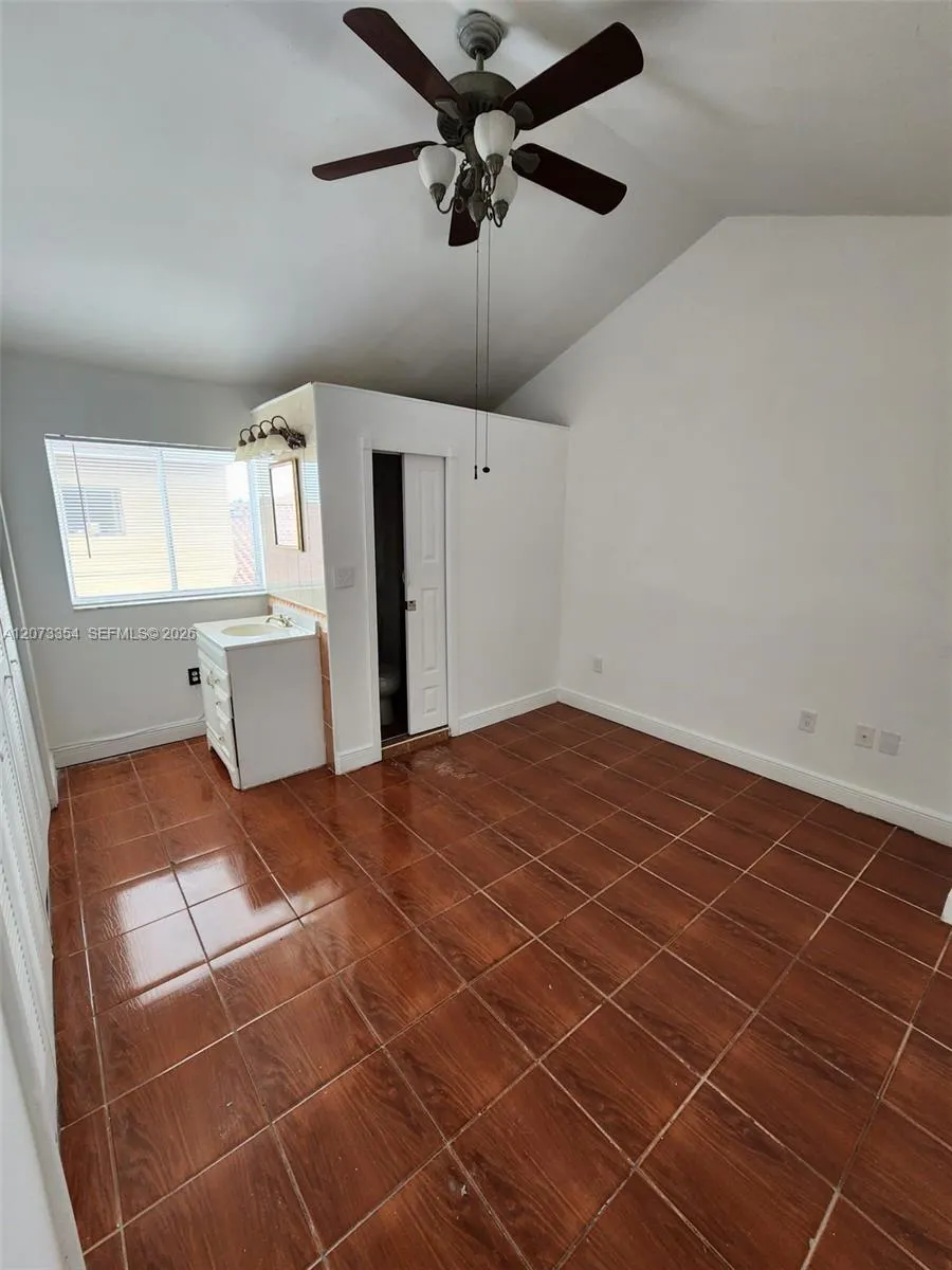 2770 W 61st Pl #202 Hialeah, FL 33016