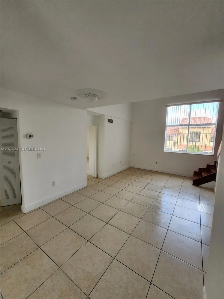 2770 W 61st Pl #202 Hialeah, FL 33016