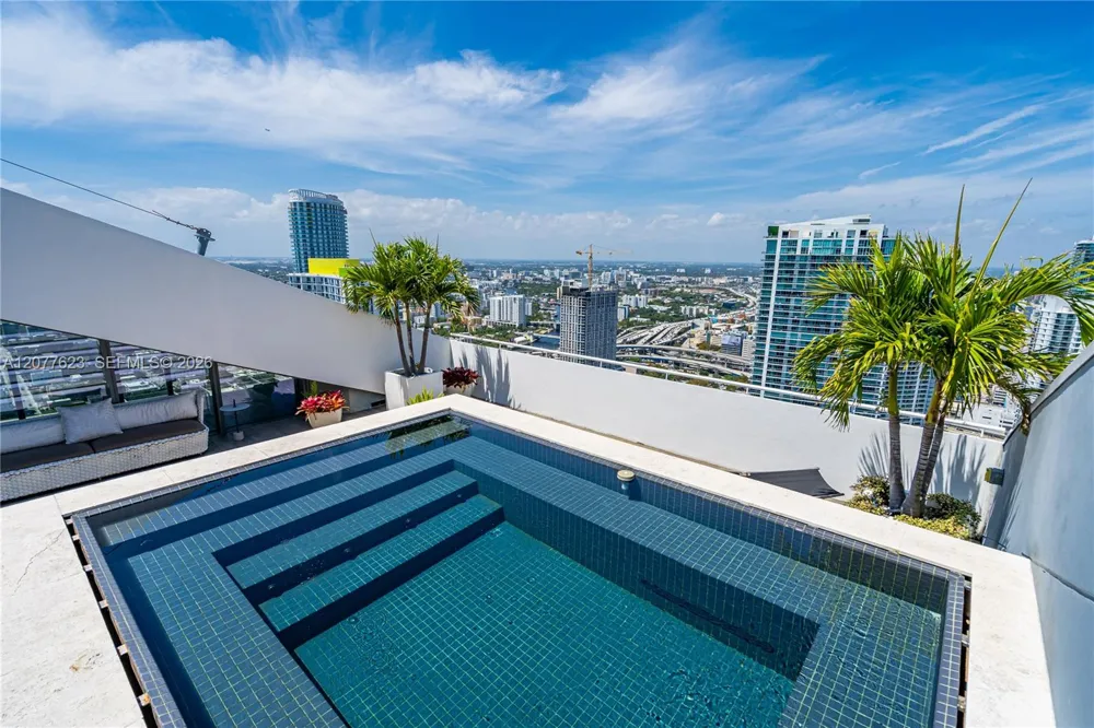 88 SW 7th St #4203 Miami, FL 33130
