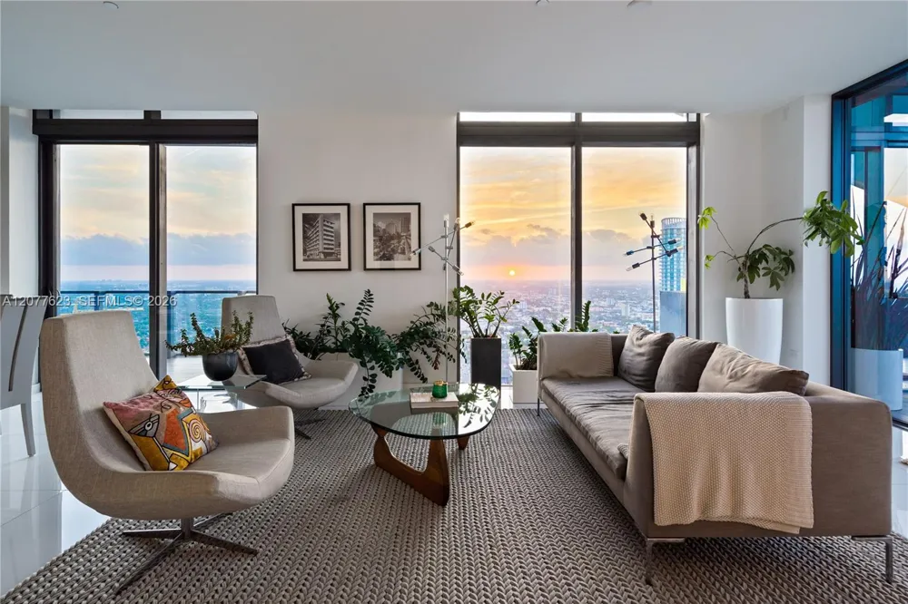 88 SW 7th St #4203 Miami, FL 33130