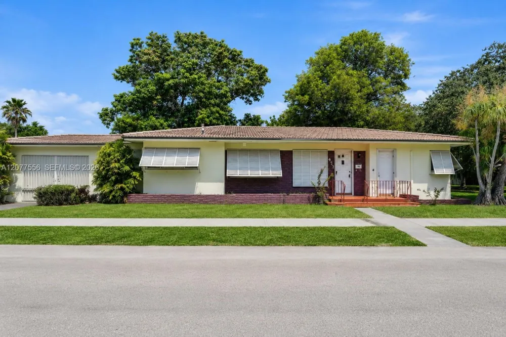 425 S 15th Ave Hollywood, FL 33020