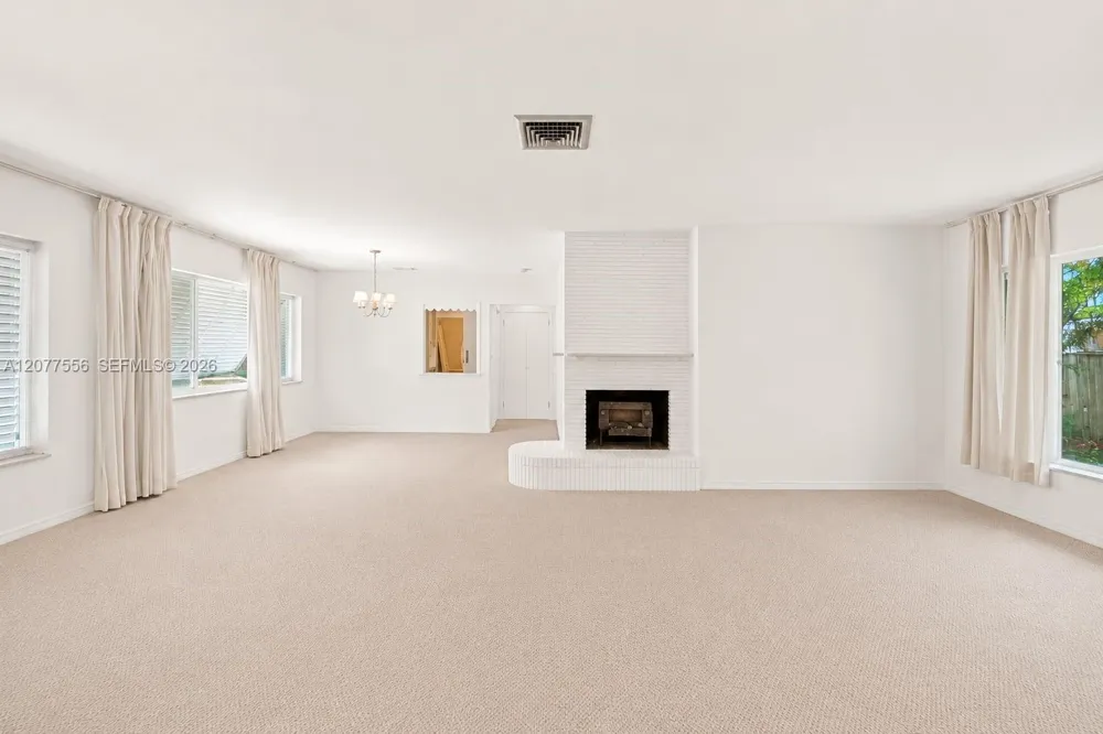 425 S 15th Ave Hollywood, FL 33020