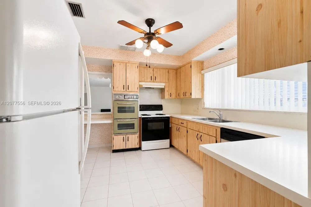 425 S 15th Ave Hollywood, FL 33020