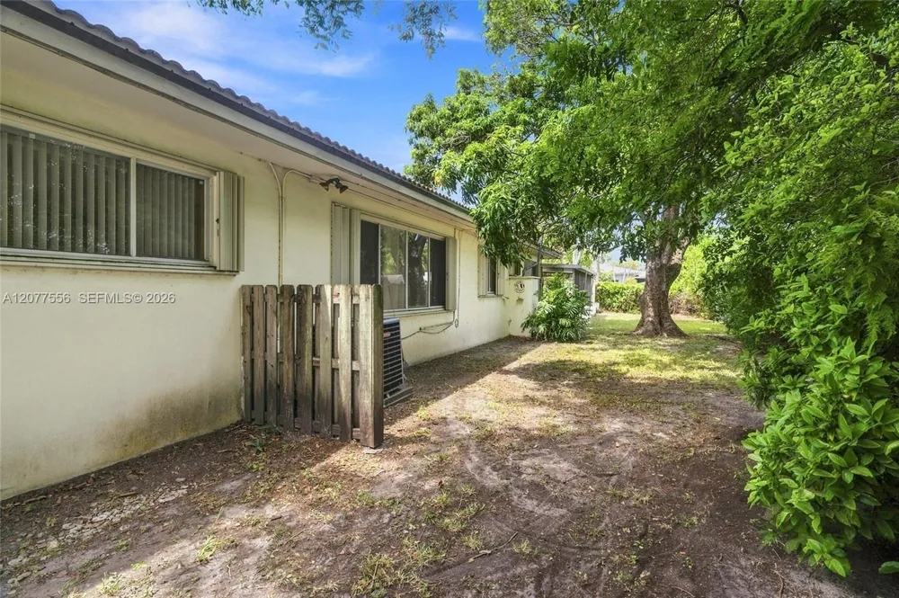 425 S 15th Ave Hollywood, FL 33020