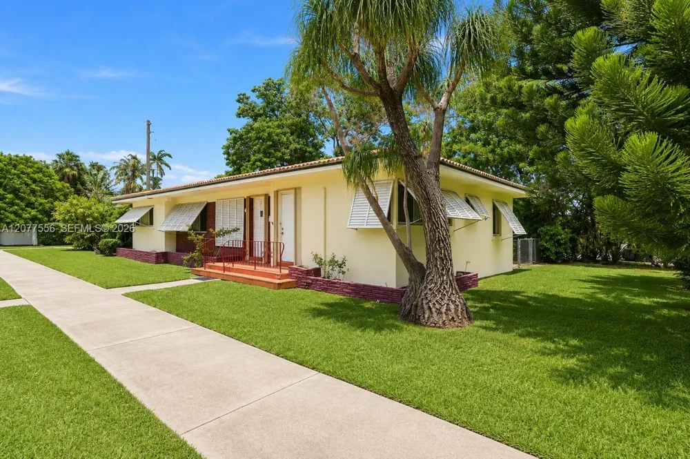 425 S 15th Ave Hollywood, FL 33020