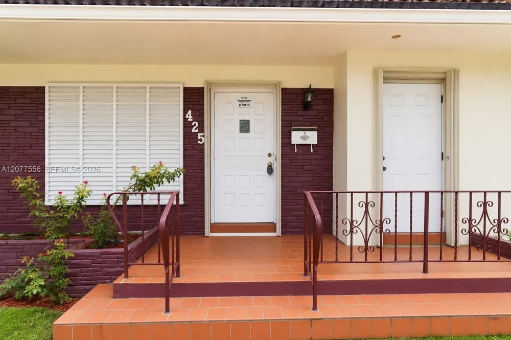 425 S 15th Ave Hollywood, FL 33020