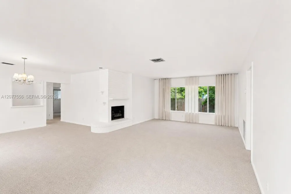 425 S 15th Ave Hollywood, FL 33020