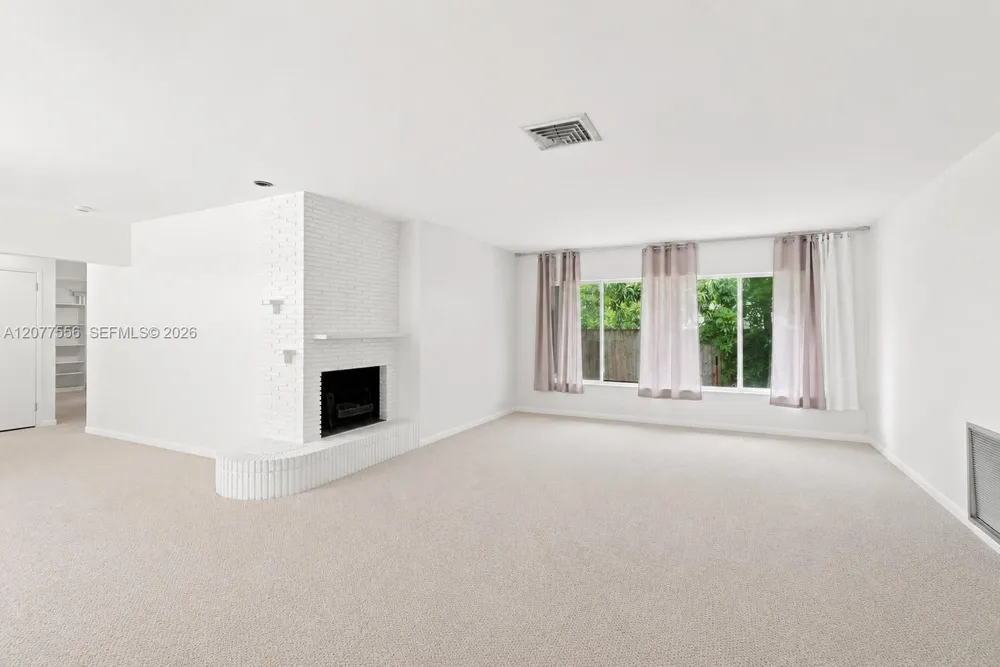 425 S 15th Ave Hollywood, FL 33020
