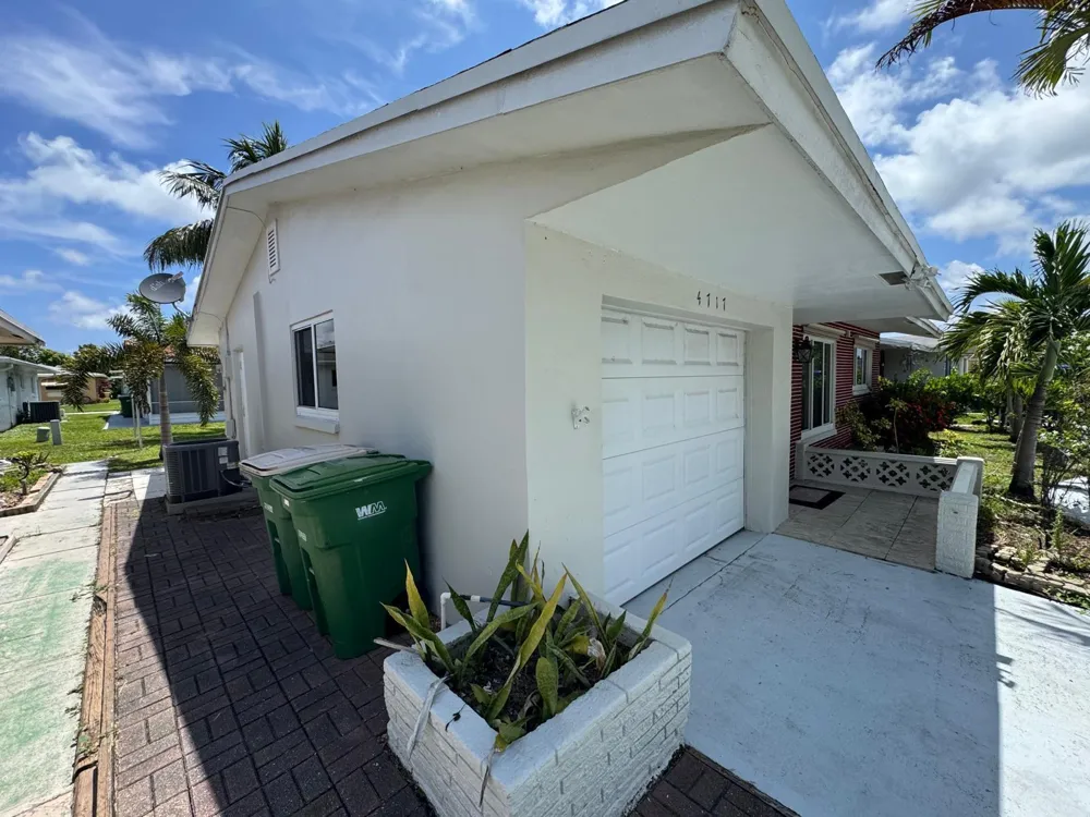 4717 NW 49TH PLACE Tamarac, FL 33319