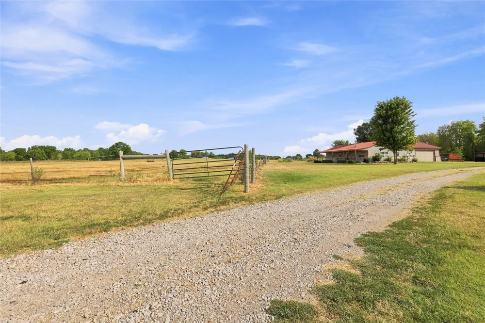 400616 W 4000 ROAD W Collinsville, OK 74021