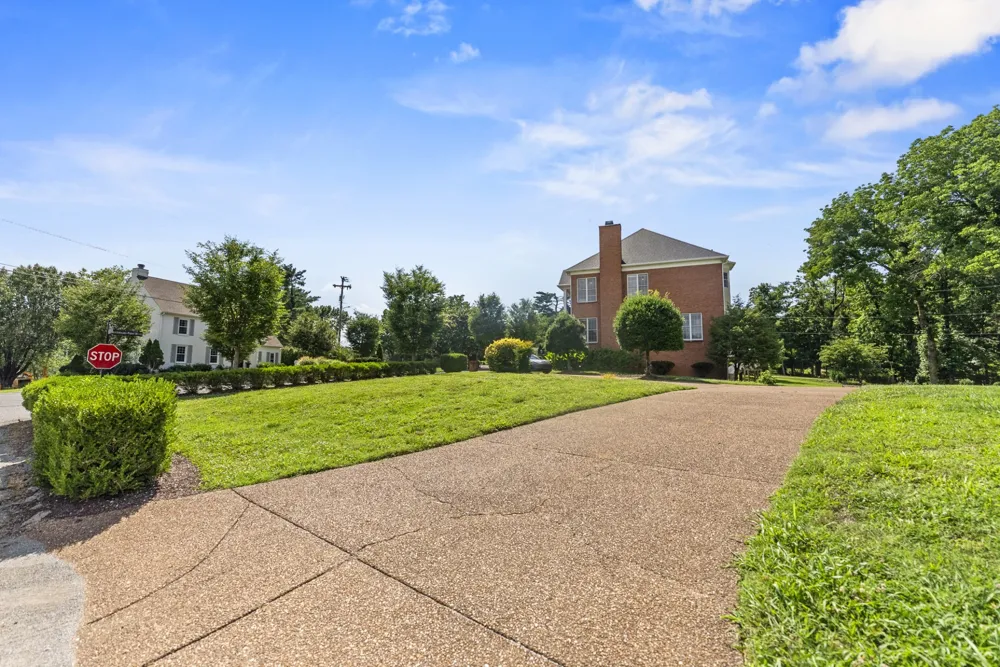 101 Governors Point Blvd Hendersonville, TN 37075