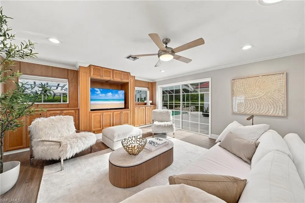 503 Neapolitan Way Naples, FL 34103
