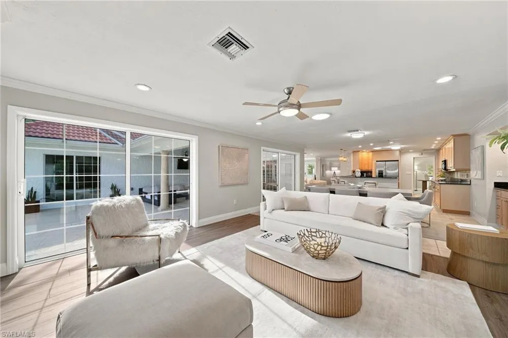 503 Neapolitan Way Naples, FL 34103