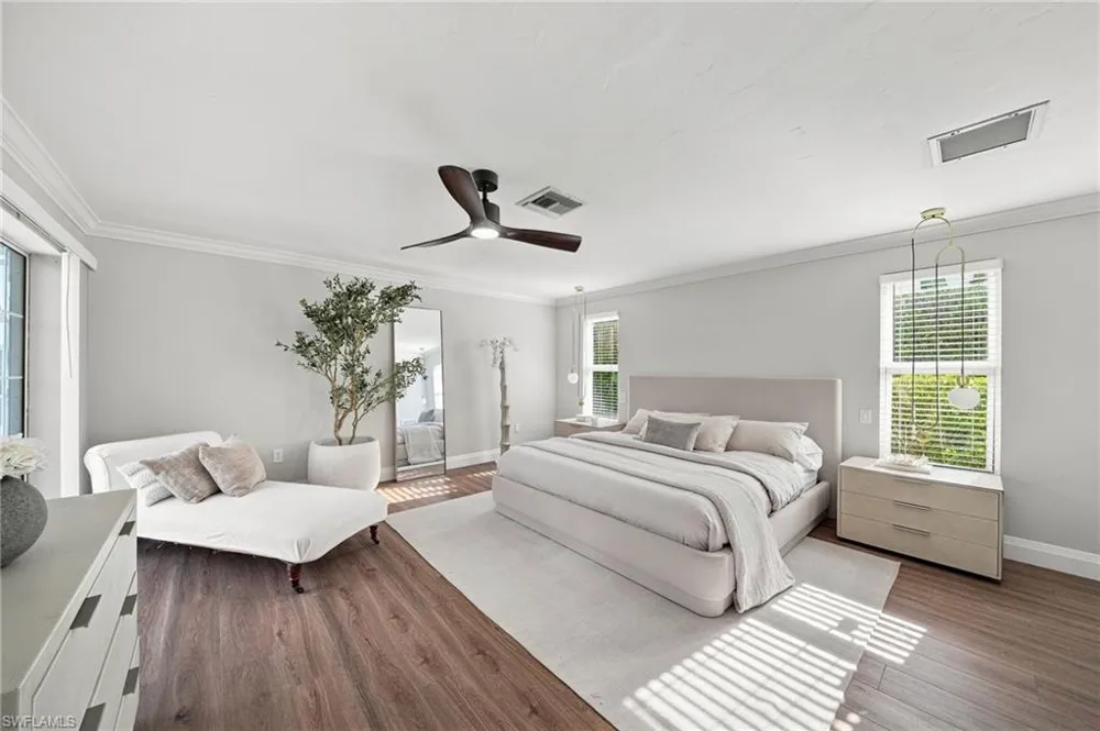 503 Neapolitan Way Naples, FL 34103