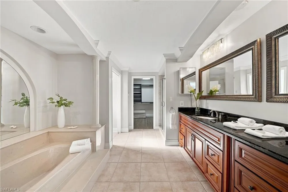503 Neapolitan Way Naples, FL 34103