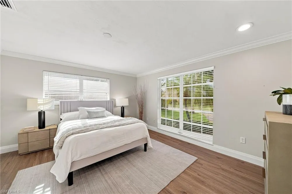 503 Neapolitan Way Naples, FL 34103
