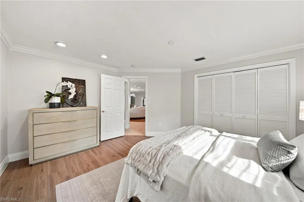 503 Neapolitan Way Naples, FL 34103