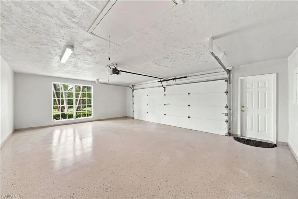 503 Neapolitan Way Naples, FL 34103