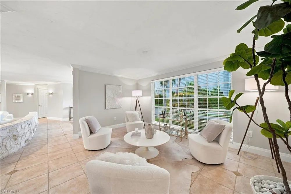 503 Neapolitan Way Naples, FL 34103