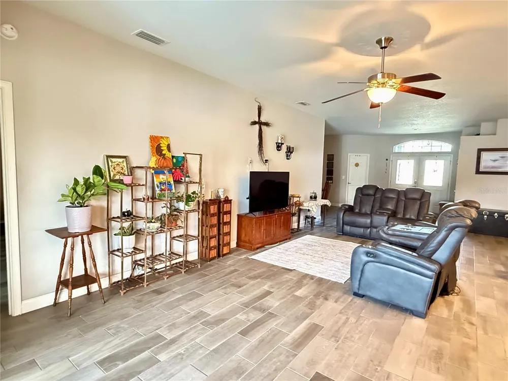 3339 PEARLY DRIVE Lakeland, FL 33812