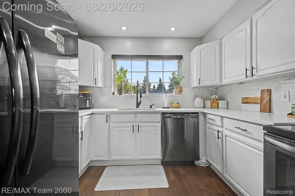 22137 W Village Drive Dearborn City, MI 48124