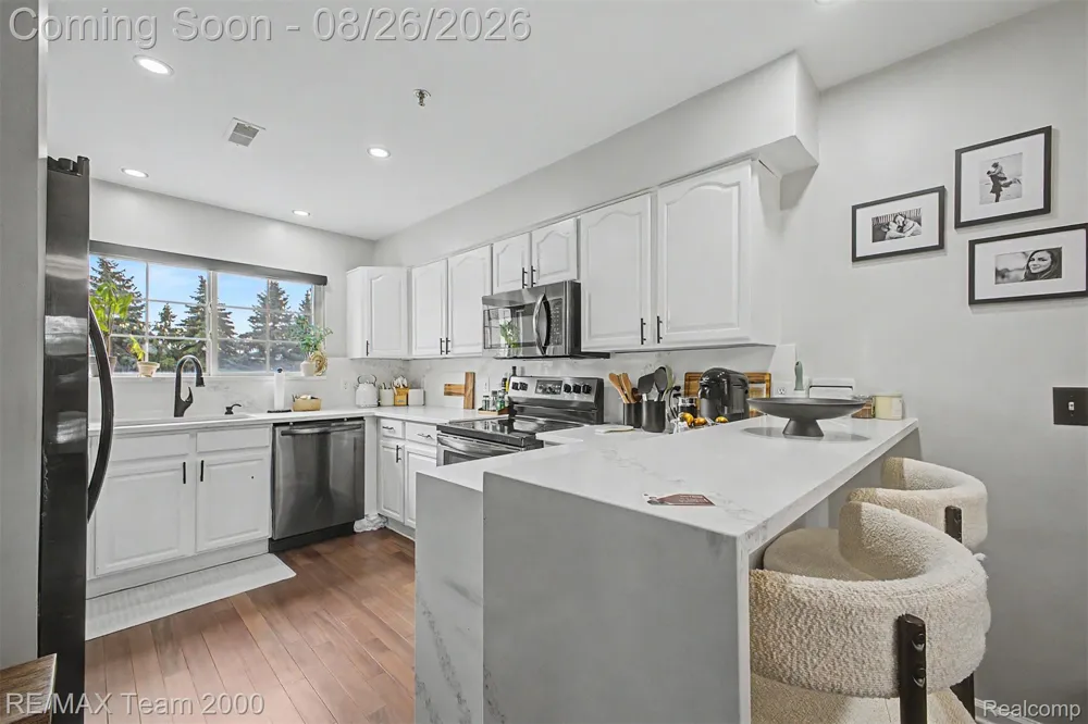 22137 W Village Drive Dearborn City, MI 48124