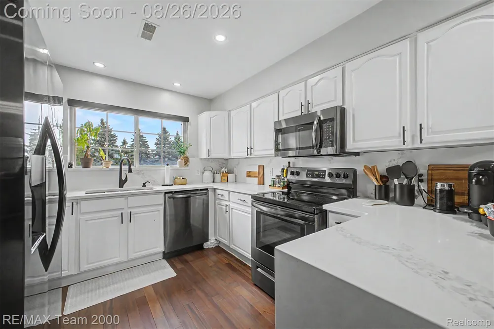 22137 W Village Drive Dearborn City, MI 48124