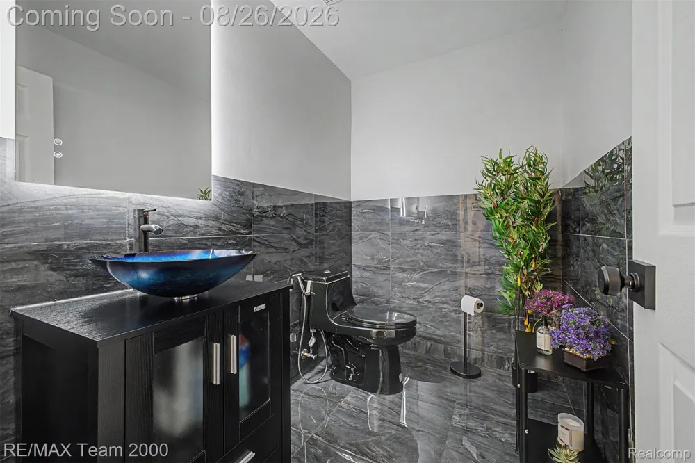 22137 W Village Drive Dearborn City, MI 48124