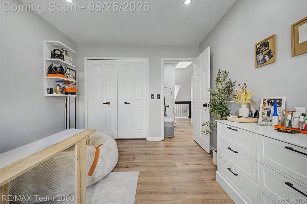22137 W Village Drive Dearborn City, MI 48124