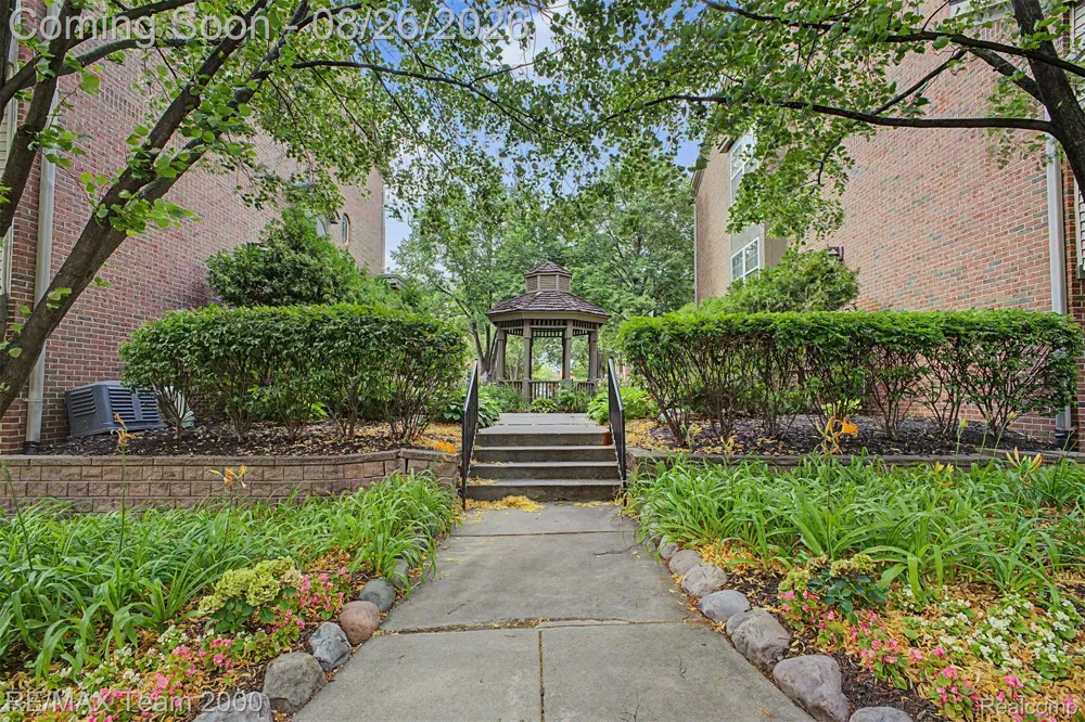 22137 W Village Drive Dearborn City, MI 48124