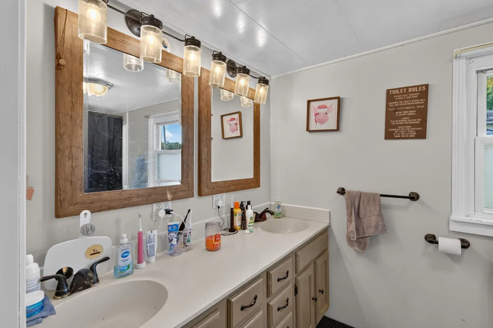 10620 Lake Street Somerset Township, MI 49282