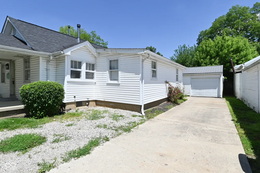 118 8th Street Middletown, IN 47356